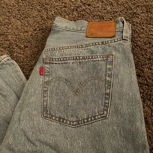 Real Jean Levi Strauss Light Wash Mom Jean